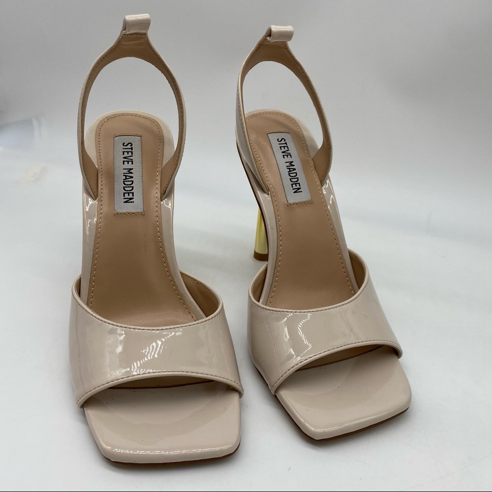 Steve Madden buoyant stiletto ankle straps sandals in patent nude
Size 6M - Picture 1 of 7